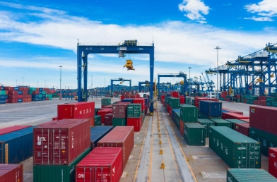 寧波貨運(yùn)公司將繼續(xù)以更加開放、包容的姿態(tài)，迎接每一個(gè)挑戰(zhàn)與機(jī)遇